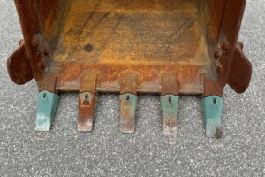 サムネイル: 平成24年　ヤンマー 油圧ショベル SV100-1　★後方小旋回　★使用時間2496HR　